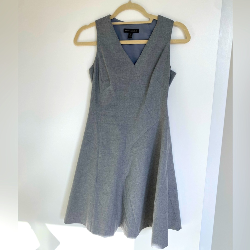Banana Republic Sleeveless Grey A-Line V-Neck Dresss